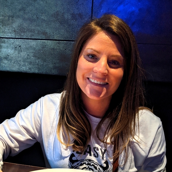 Meet your Posher, Kendra - Picture 1 of 1